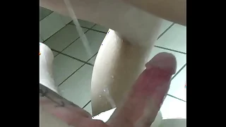 yeah b&period;&comma; pee on me